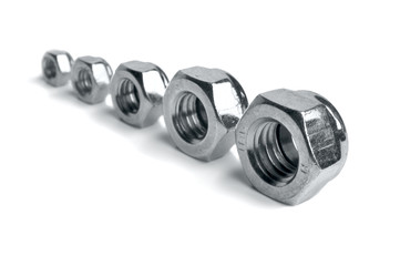 nuts arranged in descending order size