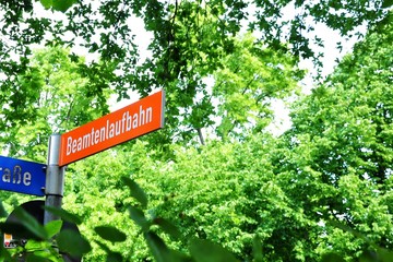 Beamtenlaufbahn Straßenschild in Kiel
