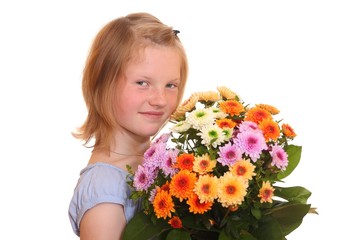 Obraz na płótnie Canvas Porträt eines jungen Mädchens mit einem Blumenstrauß