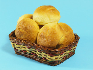 Brötchen im Korb