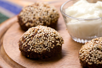 Falafel with sesame