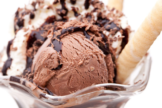 Schokoladeneisbecher Images – Browse 33 Stock Photos, Vectors, and ...
