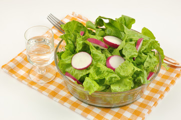Mixed salad with lettuce and radish