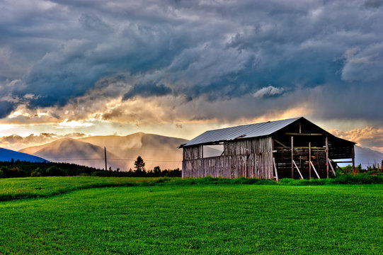 Creston Barn