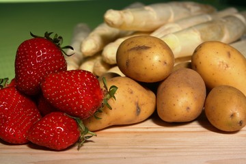 Erdbeeren, Spargel und Kartoffeln