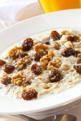 Oatmeal with Raisins and Walnuts