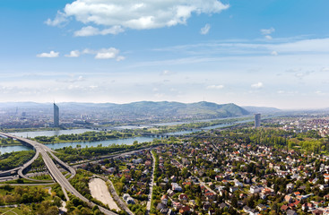 Obraz premium Panorama of Vienna with Danube River the Donauinsel