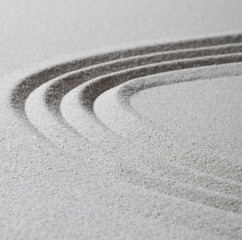 stries dans le sable fin