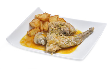 Menú de conejo con patatas.