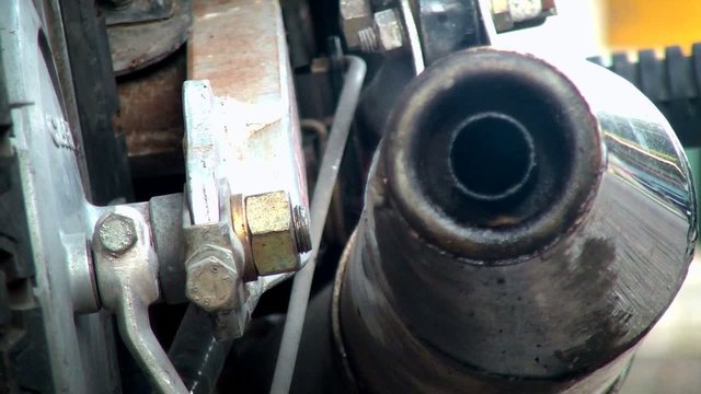 smog e inquinamento cittadino di una motocicletta