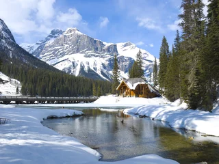 Zelfklevend Fotobehang Emerald Lake, Canadese Rockies © Little Tomato Studio