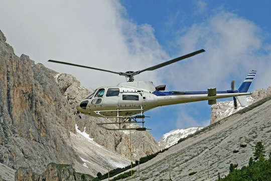 helicopter for the transport of materials in the high mountains