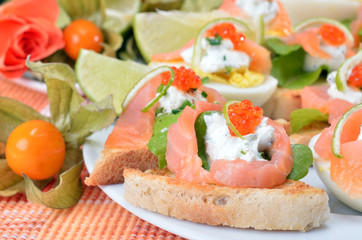 Fingerfood mit Lachs und Kaviar