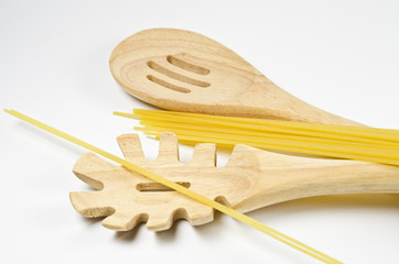 Pasta und Kochlöffel