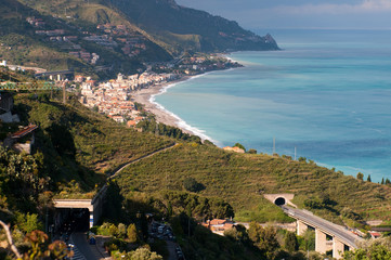 Fototapeta na wymiar Piękne wybrzeża Sycylii. Zobacz w Taormina, Włochy