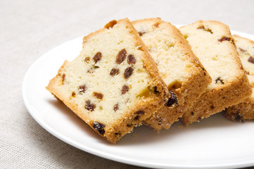 cake with raisins