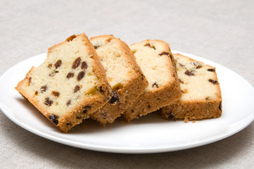 cake with raisins