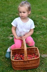 Fototapeta premium Enfants à la fraise