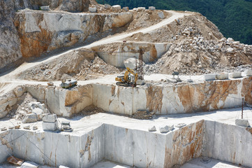 carrara white marble quarry