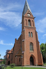Fototapeta premium Kirche St. Sixtus und Sinnitius in Ramelsloh (Niedersachsen)