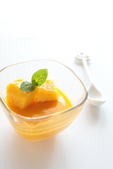 Mango pudding