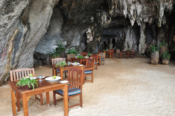 dining cave © justingun