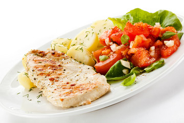 Grilled turkey fillet and vegetables