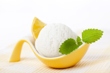 Zitronensorbet