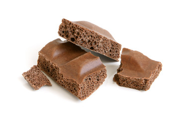 Porous chocolate pieces