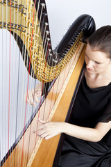 Harfenspielerin