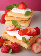 gaufre, chantilly et fraise