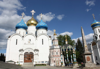 Fototapeta na wymiar Uspensky Cathedral of the Holy Trinity Sergius Lavra