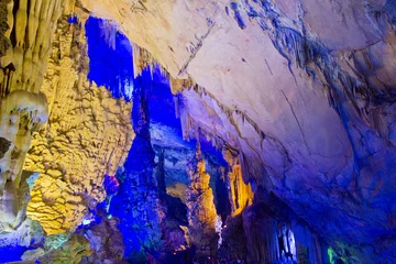 Muurstickers Cavern in Guilin, China © TravelWorld