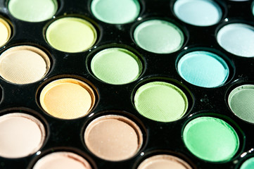 Kosmetik. Helle Farben