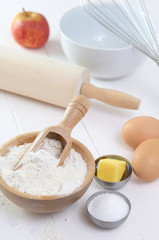 raw ingredientes, ready to merge to make a cake