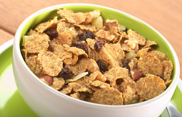 Wholewheat cereal with dried fruit, raisin, walnut, almond