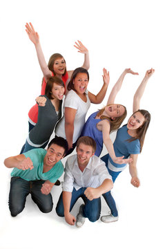 Gruppe ausgelassener Teenager