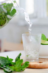 drink with lime and mint