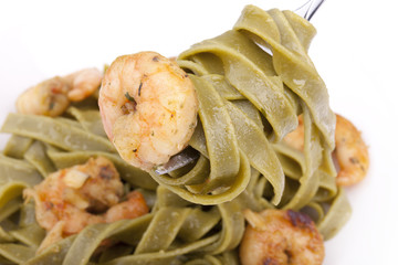 Tagliatelle mit Shrimps in Olivenöl und Knoblauch