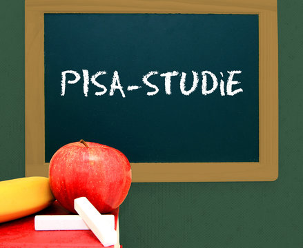 Pisa-Studie Text auf Schultafel