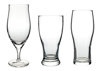 白背景に複数のガラス製コップ