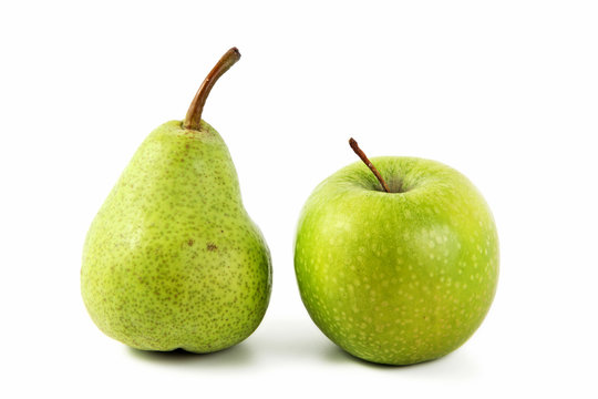 Birne und Apfel freigestellt