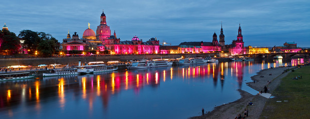 Dresden-Skyline pink