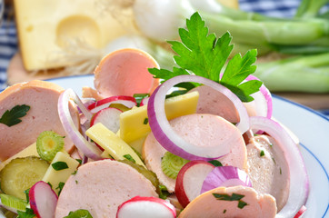 Deftiger Schweizer Wurstsalat