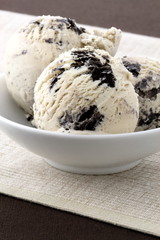 delicious cookies and cream ice cream