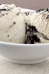 delicious cookies and cream ice cream