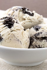 delicious cookies and cream ice cream