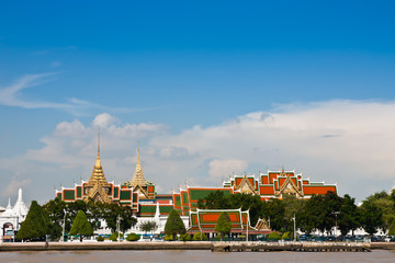 Naklejka premium Gland palace and Wat prakeaw temple