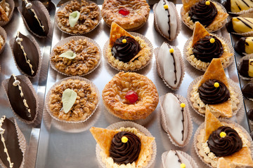 pâtisseries - tartelettes et gâteaux de soirée