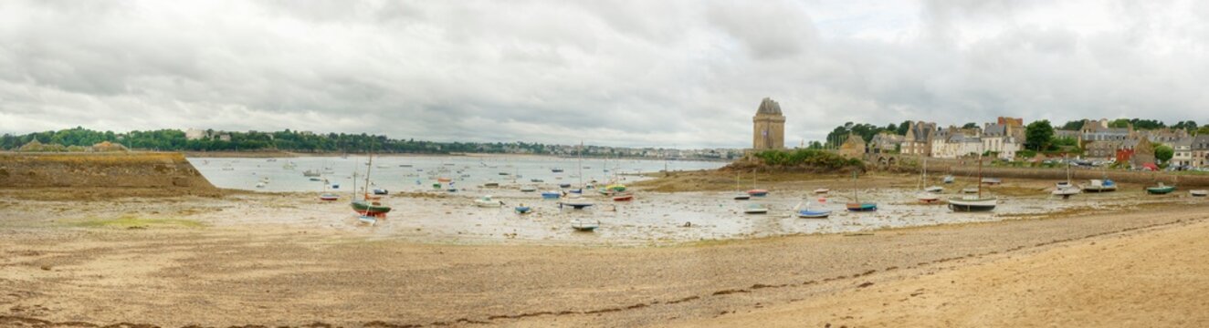 Port de Saint-Servan et tour Solidor en HDR